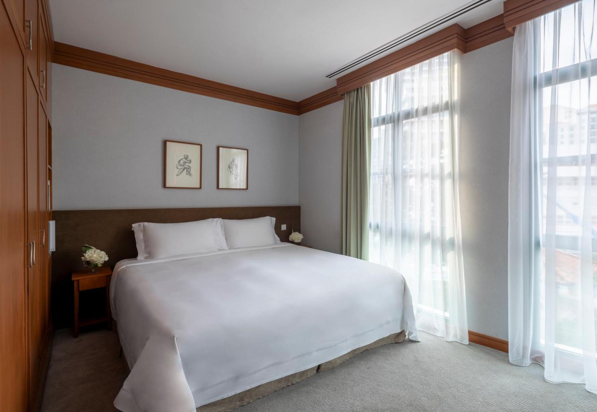 Fraser Place Robertson Walk Singapore Eksteriør billede A bedroom at The Hari